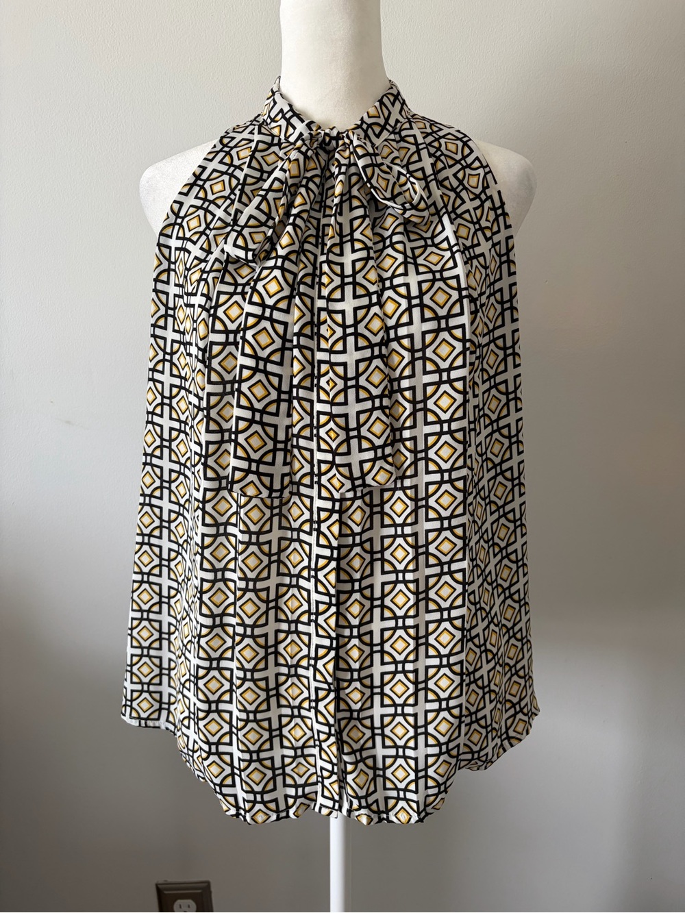 Worthington Tie Front Sleeveless Blouse